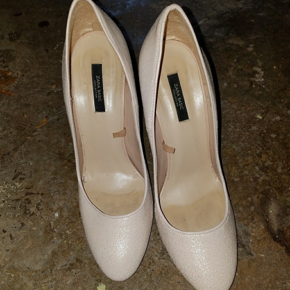 Shoe - Picture 3 of 3